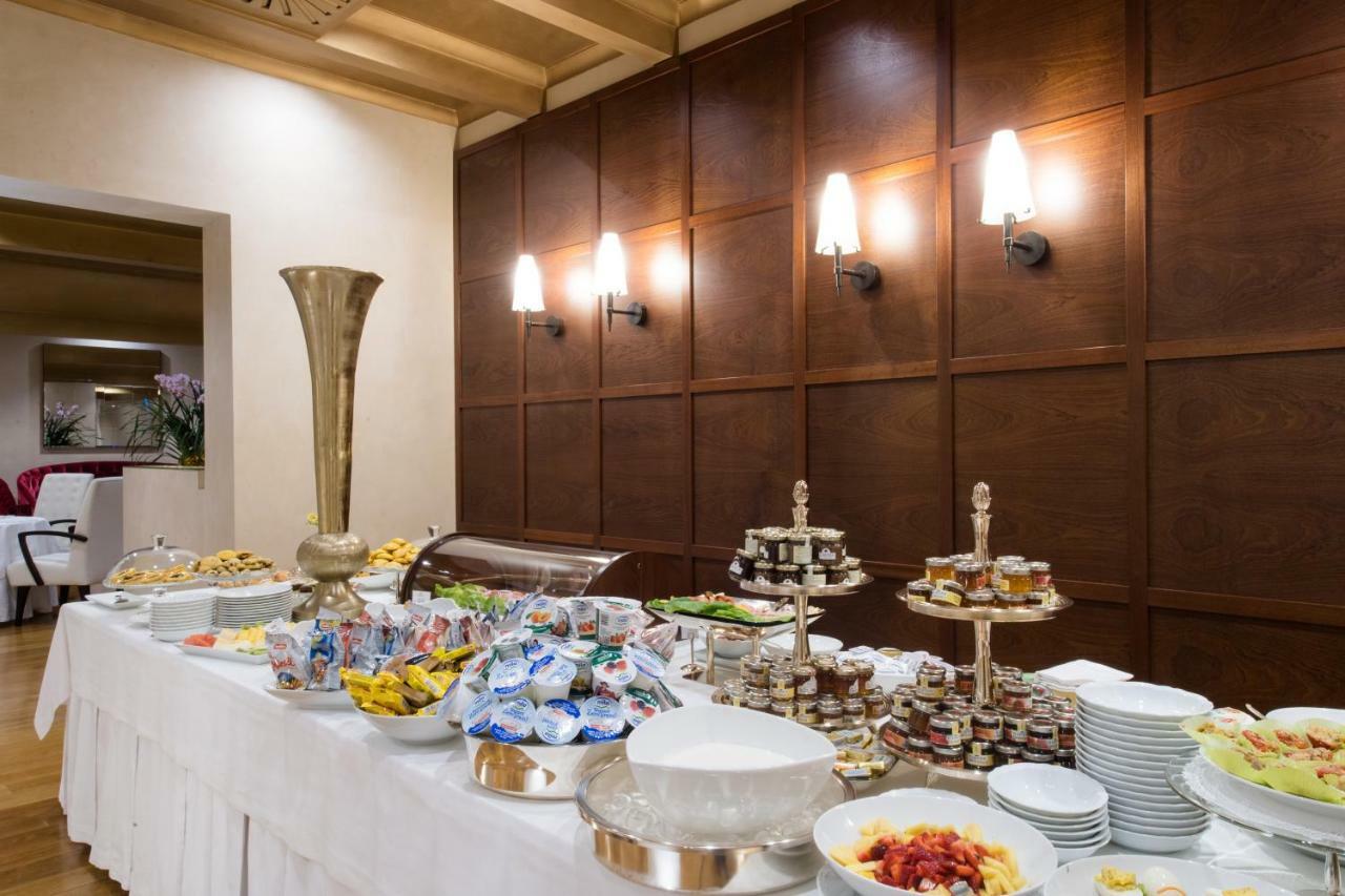 Hotel Rua Frati 48 In San Francesco Modena Exteriör bild