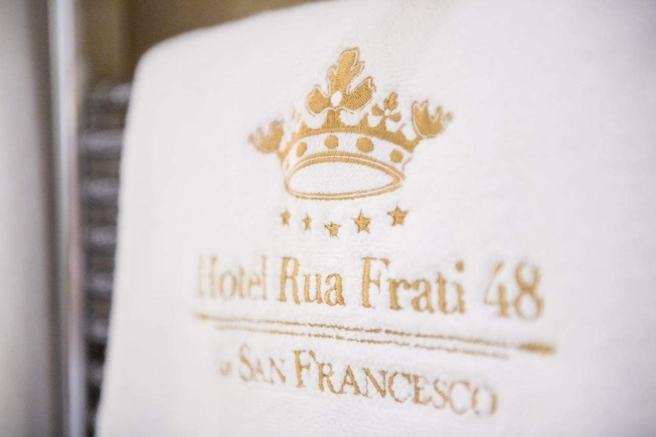 Hotel Rua Frati 48 In San Francesco Modena Rum bild