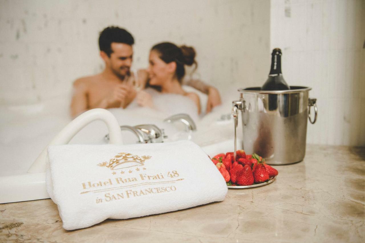Hotel Rua Frati 48 In San Francesco Modena Exteriör bild