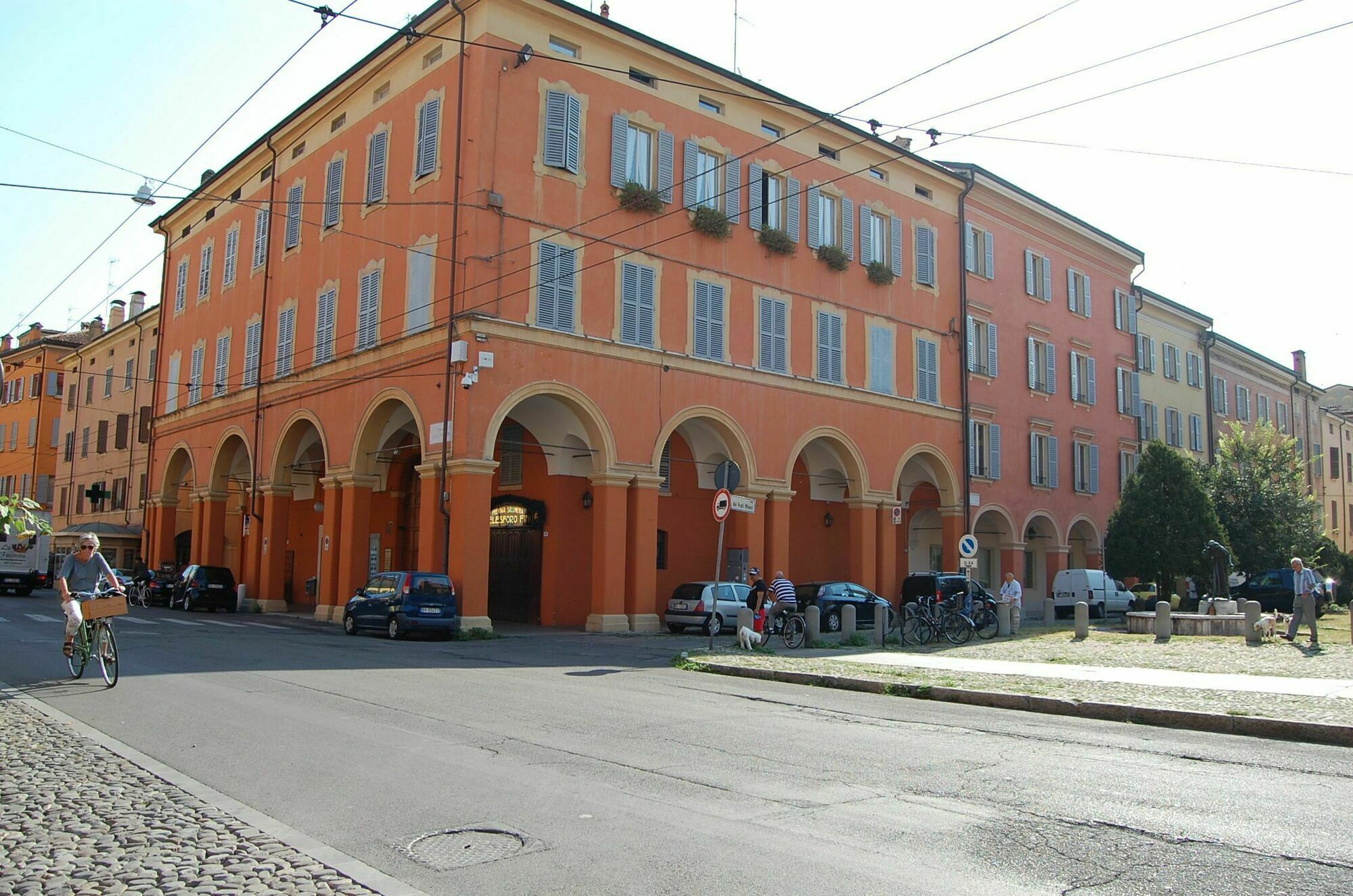 Hotel Rua Frati 48 In San Francesco Modena Exteriör bild